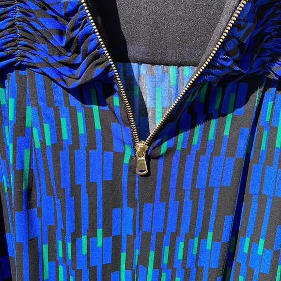 Taylor Swift Sleeveless Geometric BodyCon - Picture 6 of 11